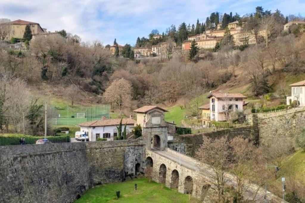 Parcheggio E Wifi Bergamo_A Due Passi Dalle Mura Exterior foto